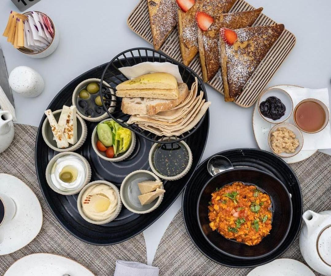 Mina Hotel And Residences By The Torch 도하 외부 사진 Israeli breakfast