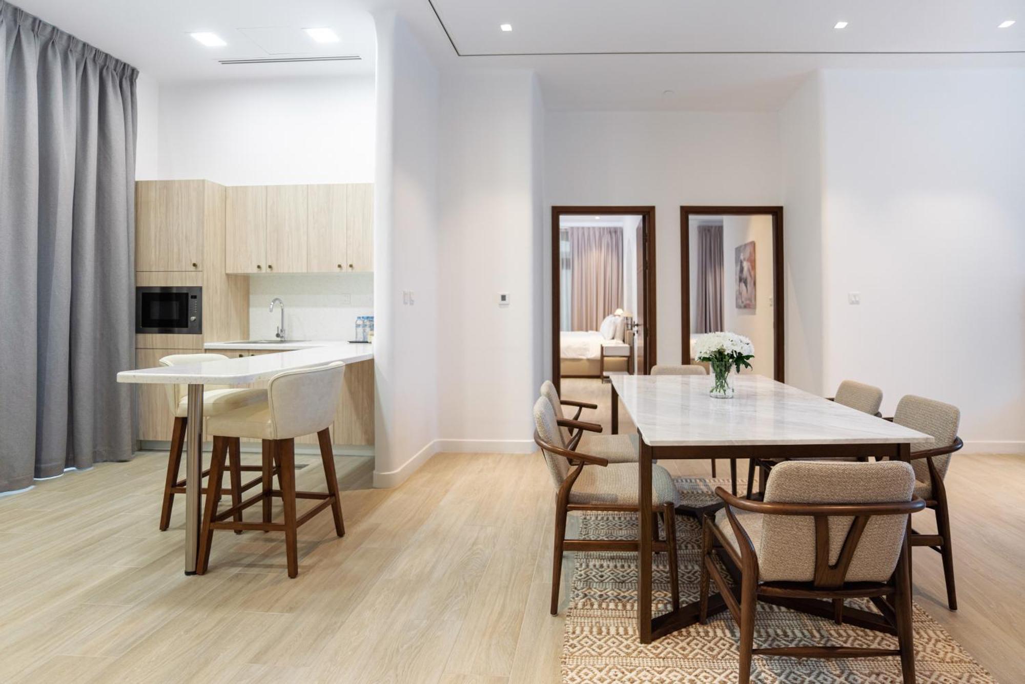 Mina Hotel And Residences By The Torch 도하 외부 사진 A typical apartment interior