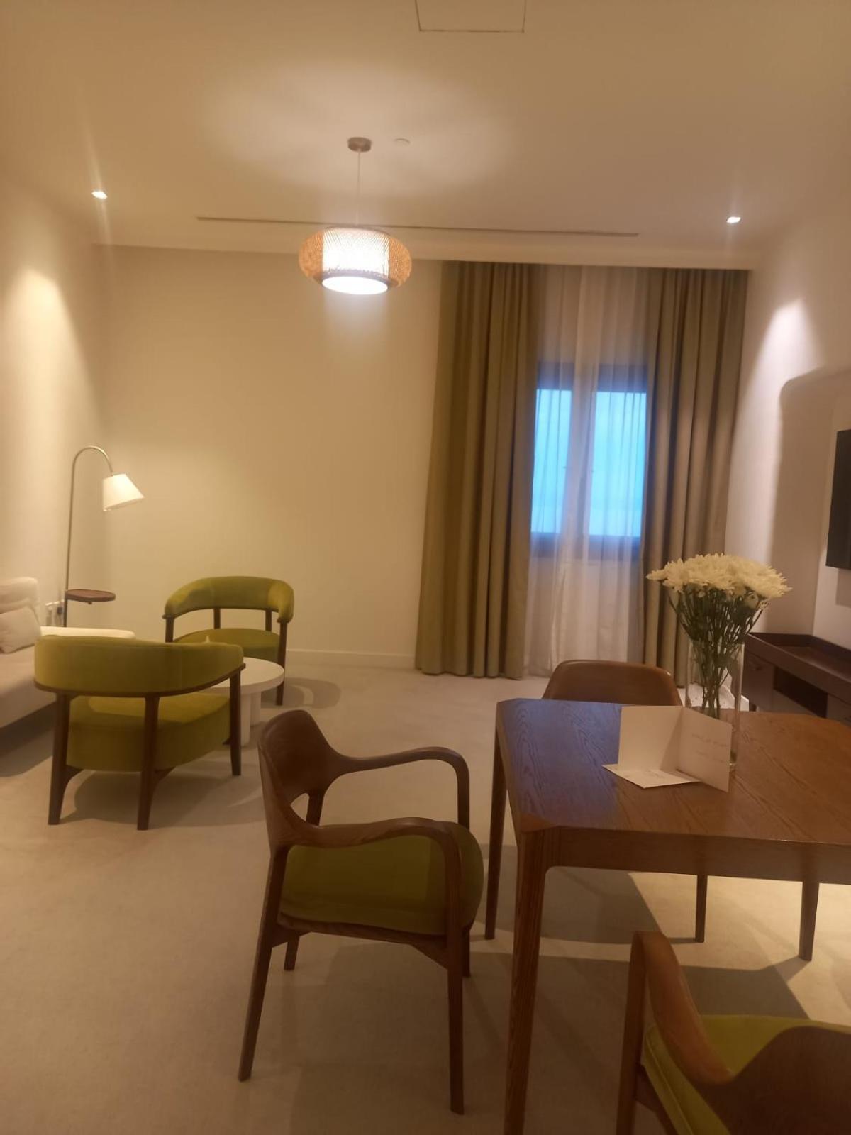 Mina Hotel And Residences By The Torch 도하 외부 사진 A room at the hotel