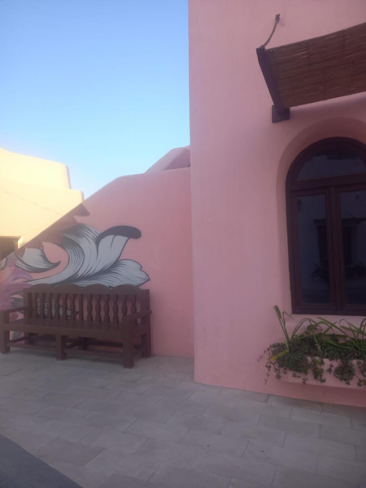 Mina Hotel And Residences By The Torch 도하 외부 사진 Mural at the Santa Barbara Museum of Contemporary Art